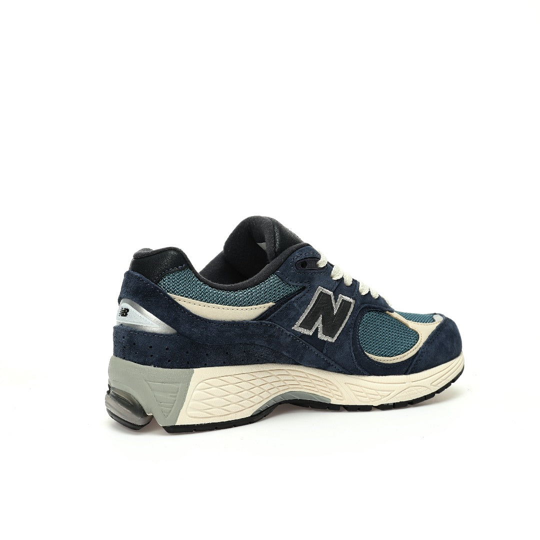 New Balance 2002R Sneakers