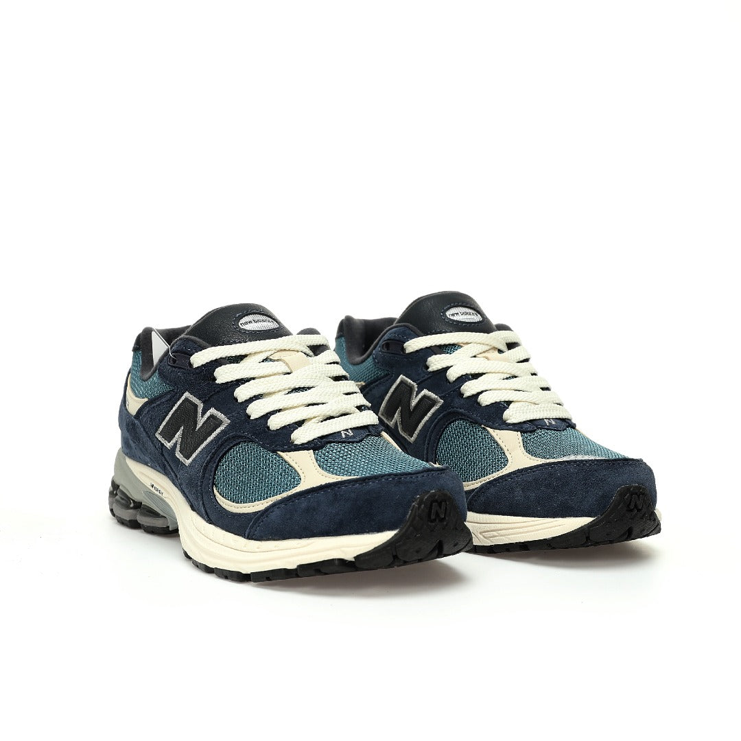 New Balance 2002R Sneakers