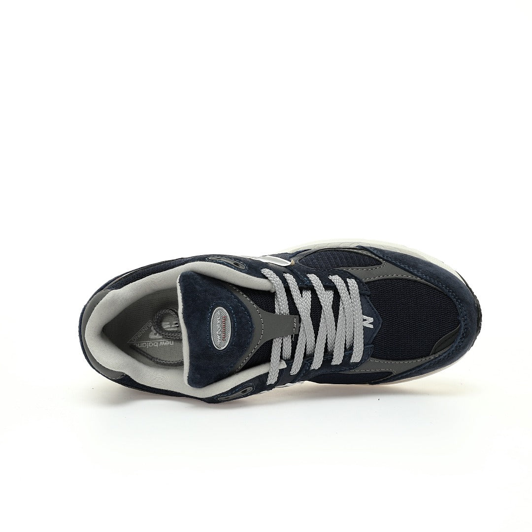 New Balance 2002R GORE-TEX Sneakers