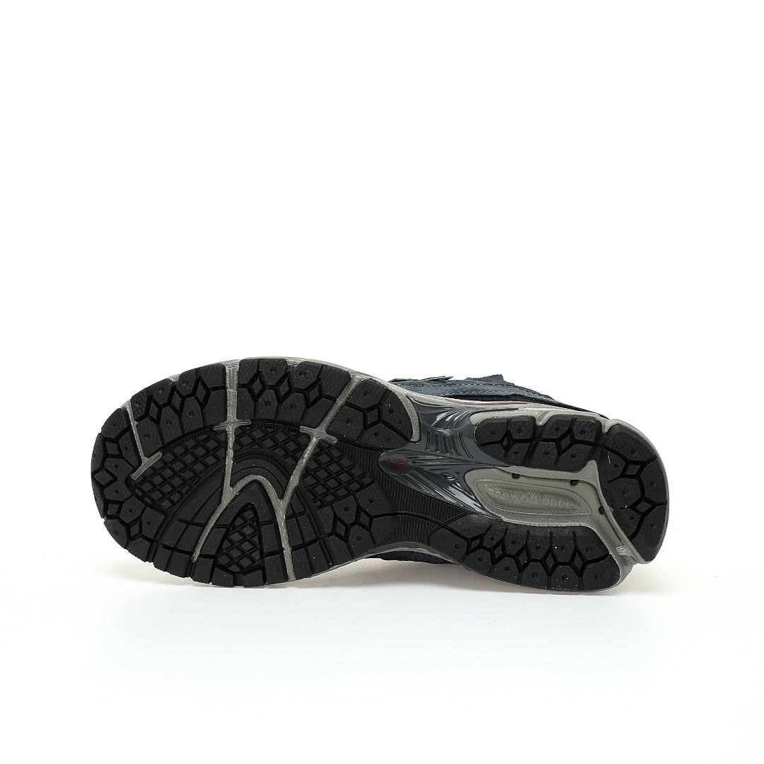 New Balance 2002R Sneakers