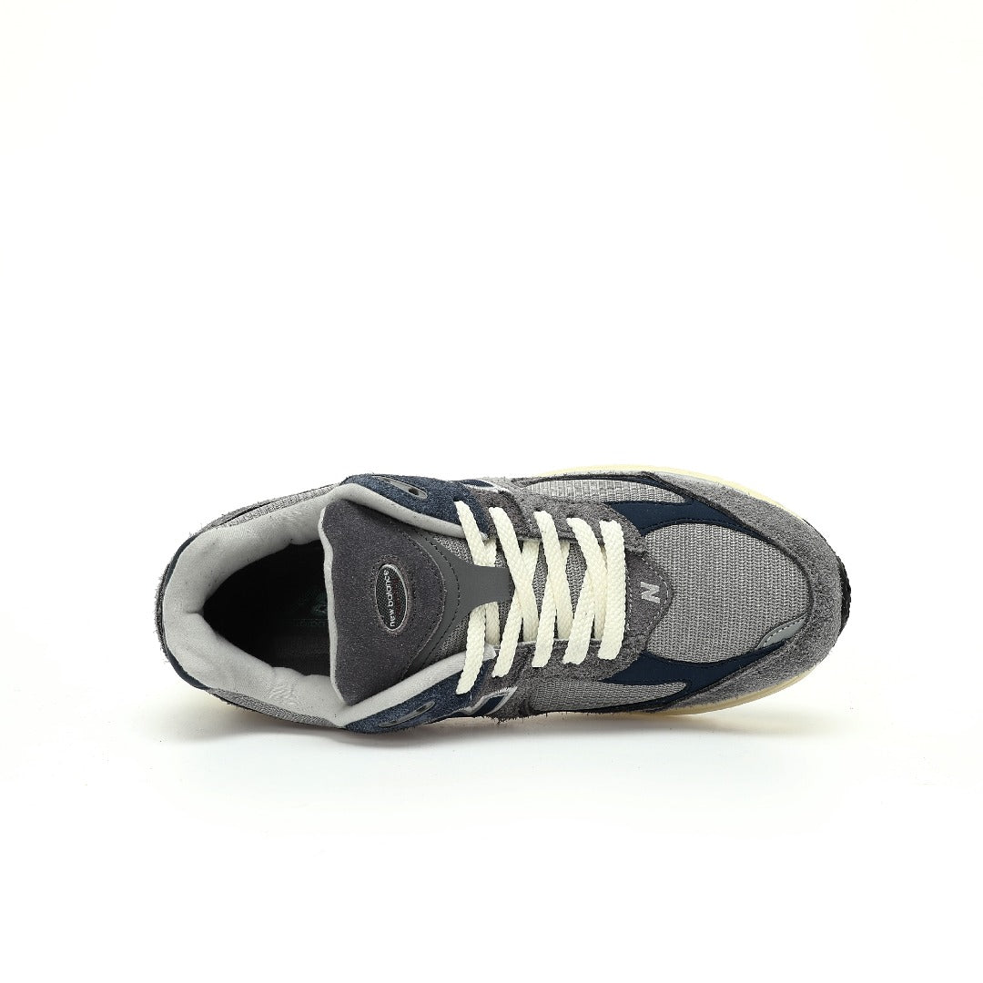New Balance 2002R Sneakers