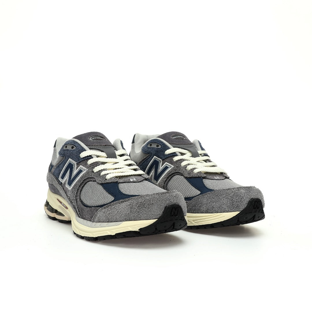 New Balance 2002R Sneakers