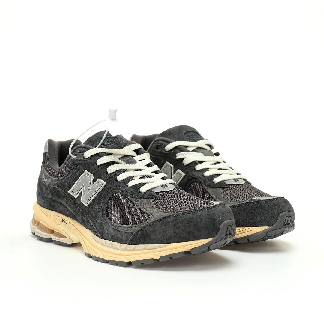New Balance 2002R Sneakers