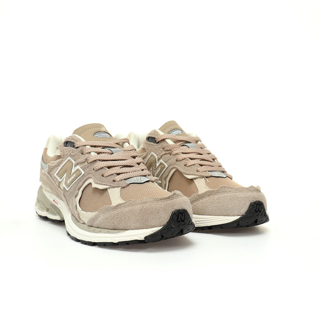 New Balance 2002R Sneakers