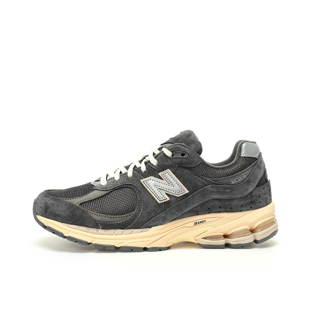 New Balance 2002R Sneakers