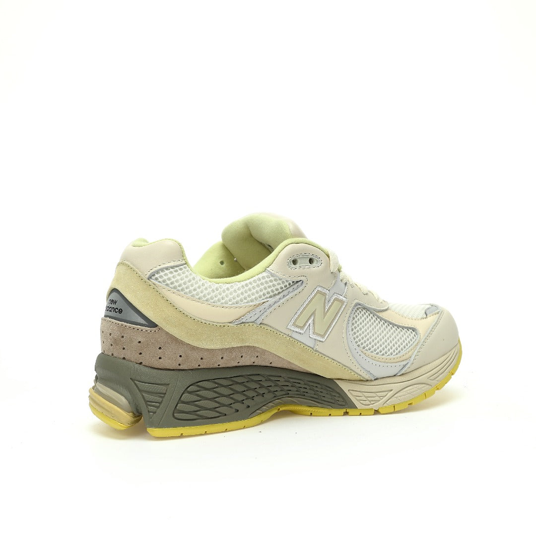 New Balance 2002R Sneakers