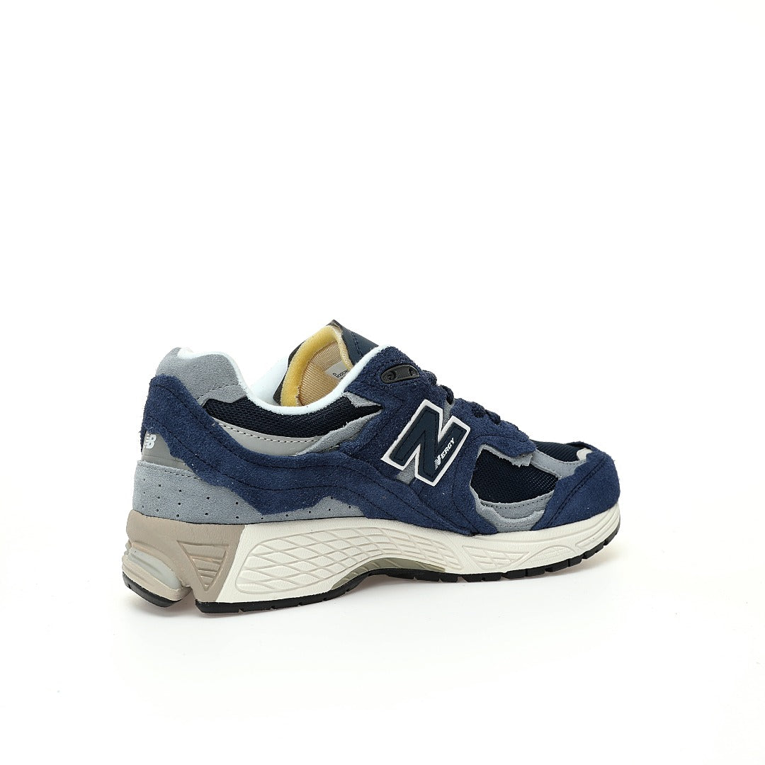 New Balance 2002R Sneakers