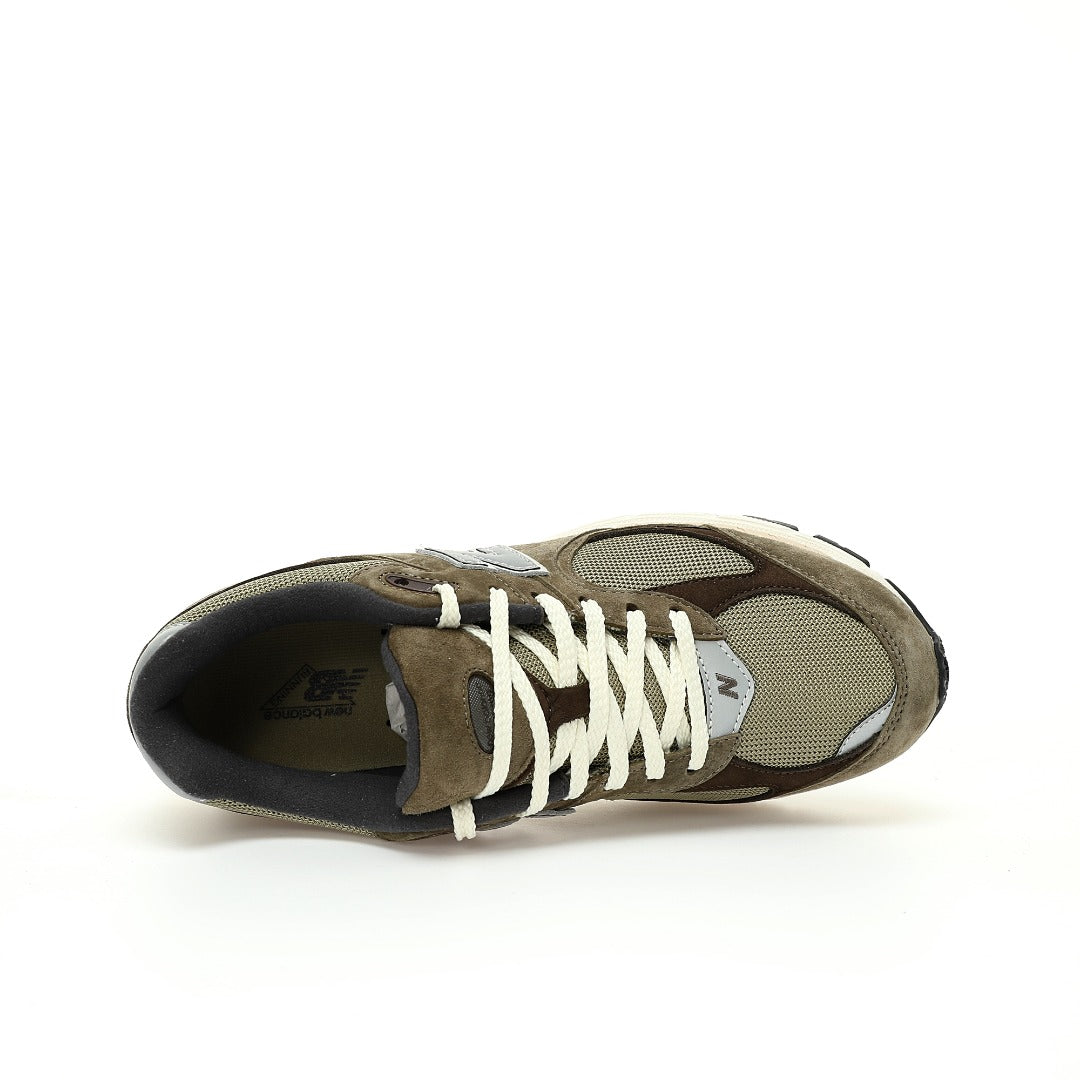 New Balance 2002R Sneakers