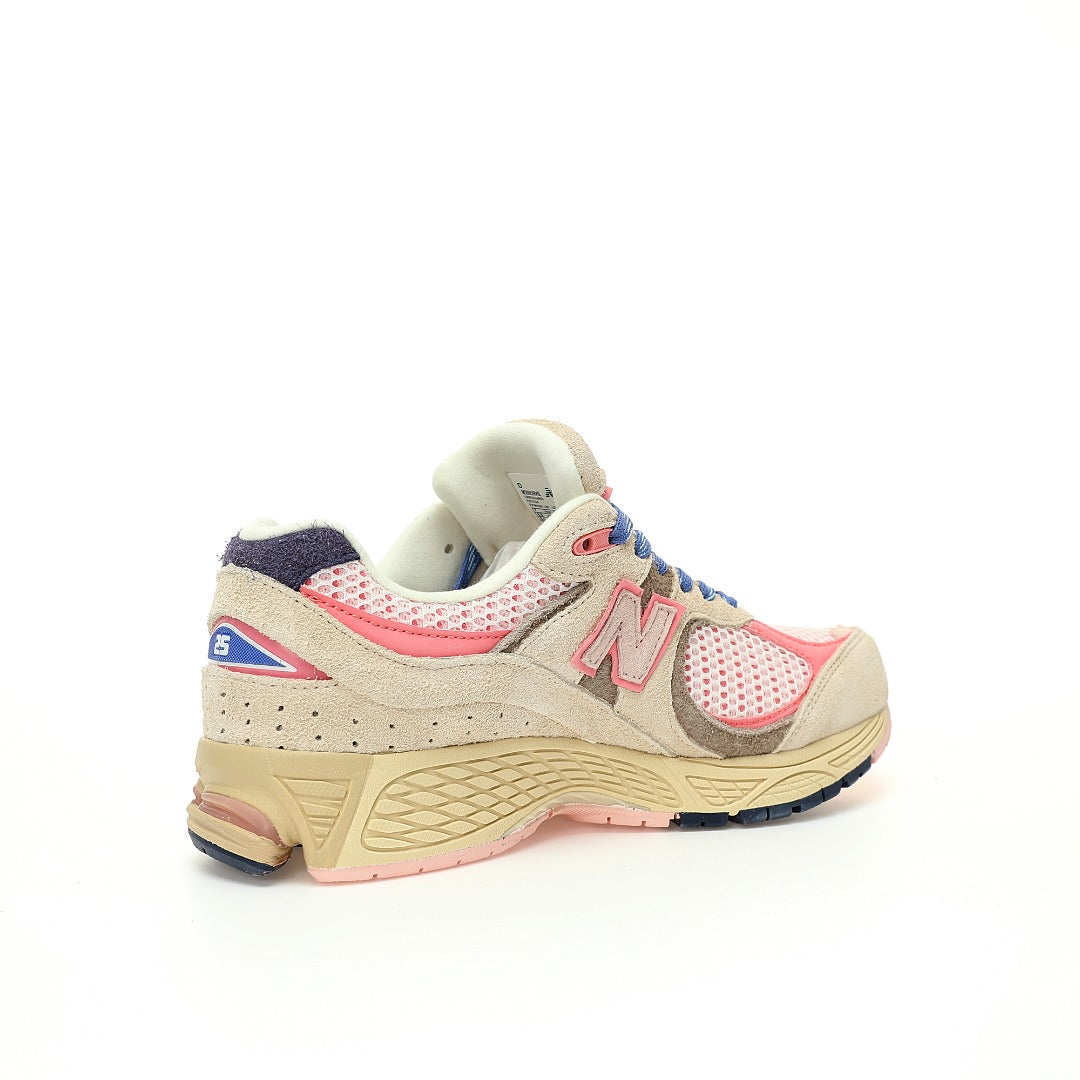 New Balance 2002R Sneakers