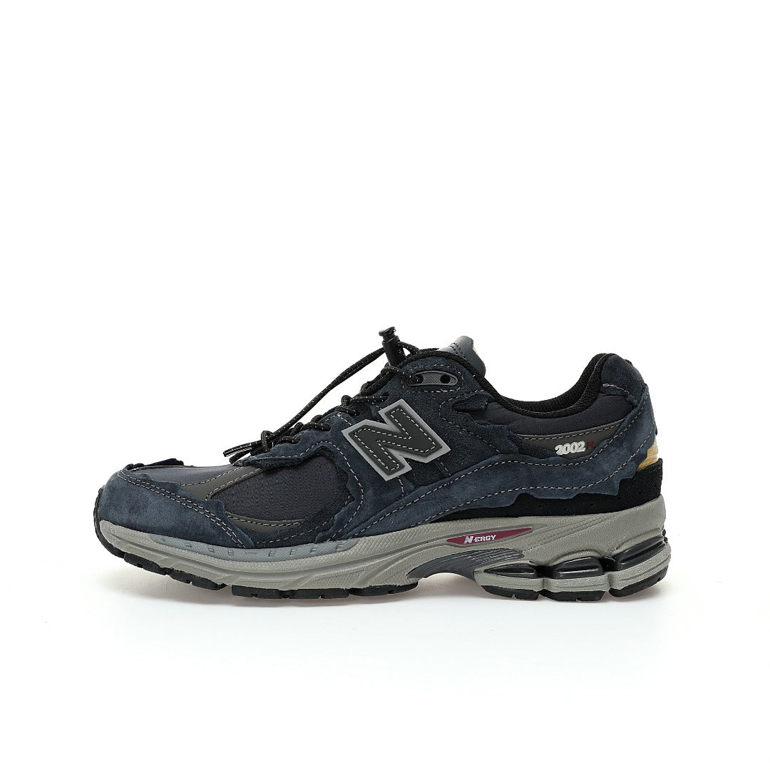 New Balance 2002R Sneakers